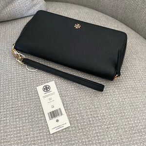 NWT Tory Burch Emerson Continental Wallet Wristlet Black Color